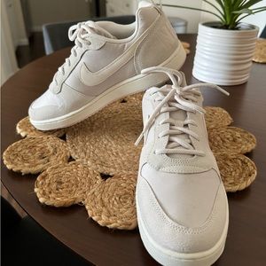 Nike Court Borough Low Prem- Size 9.5